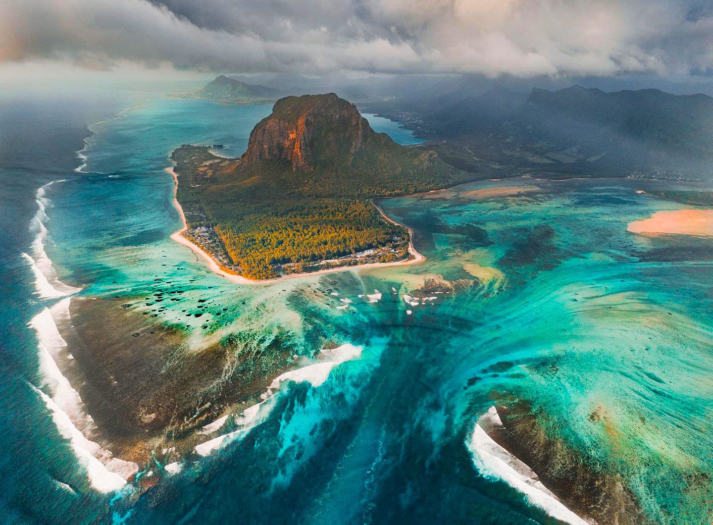 Underwater waterfall in Mauritius