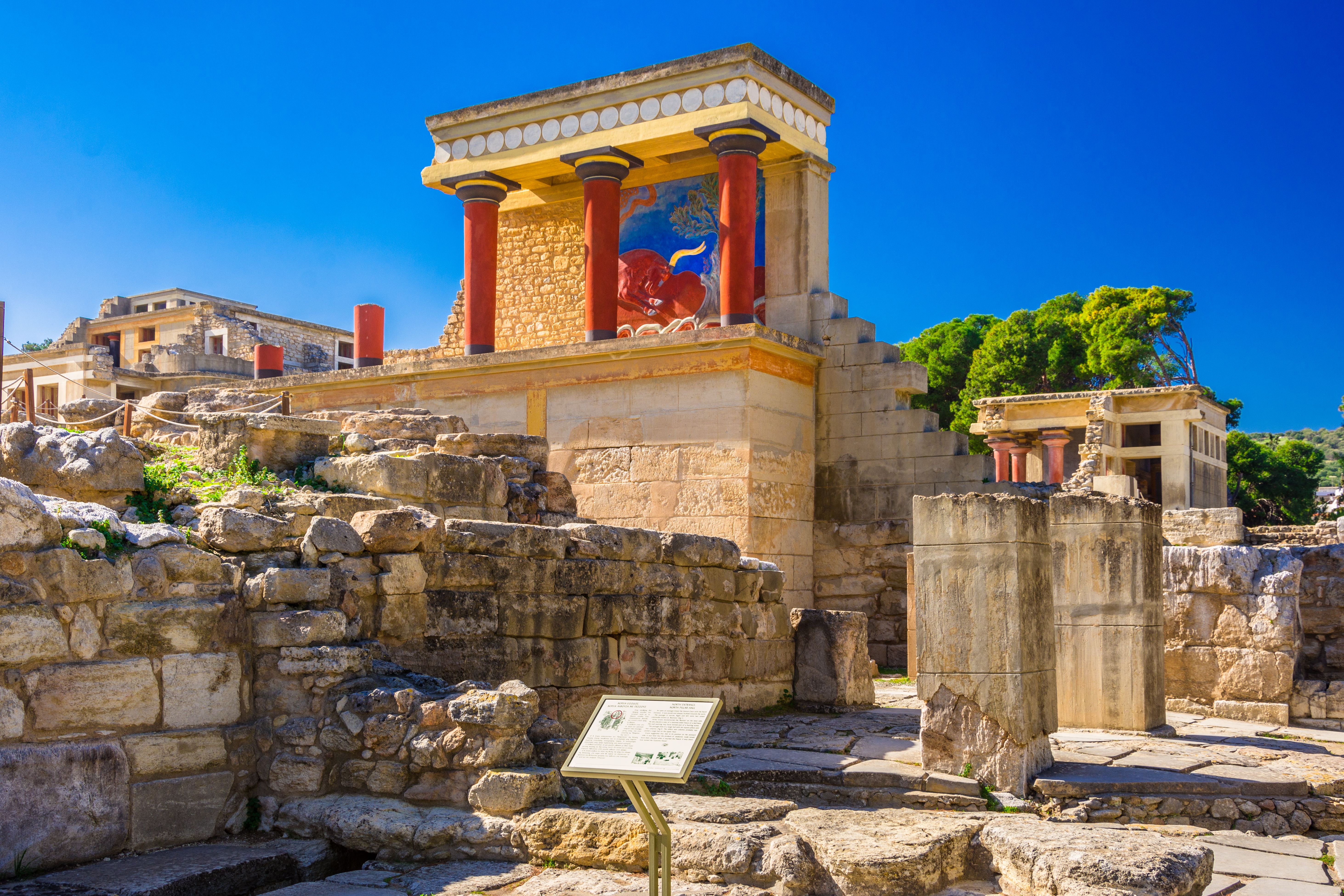 Heraklion or Chania - which one to visit? About Heraklion Knos Temple -ratepunk