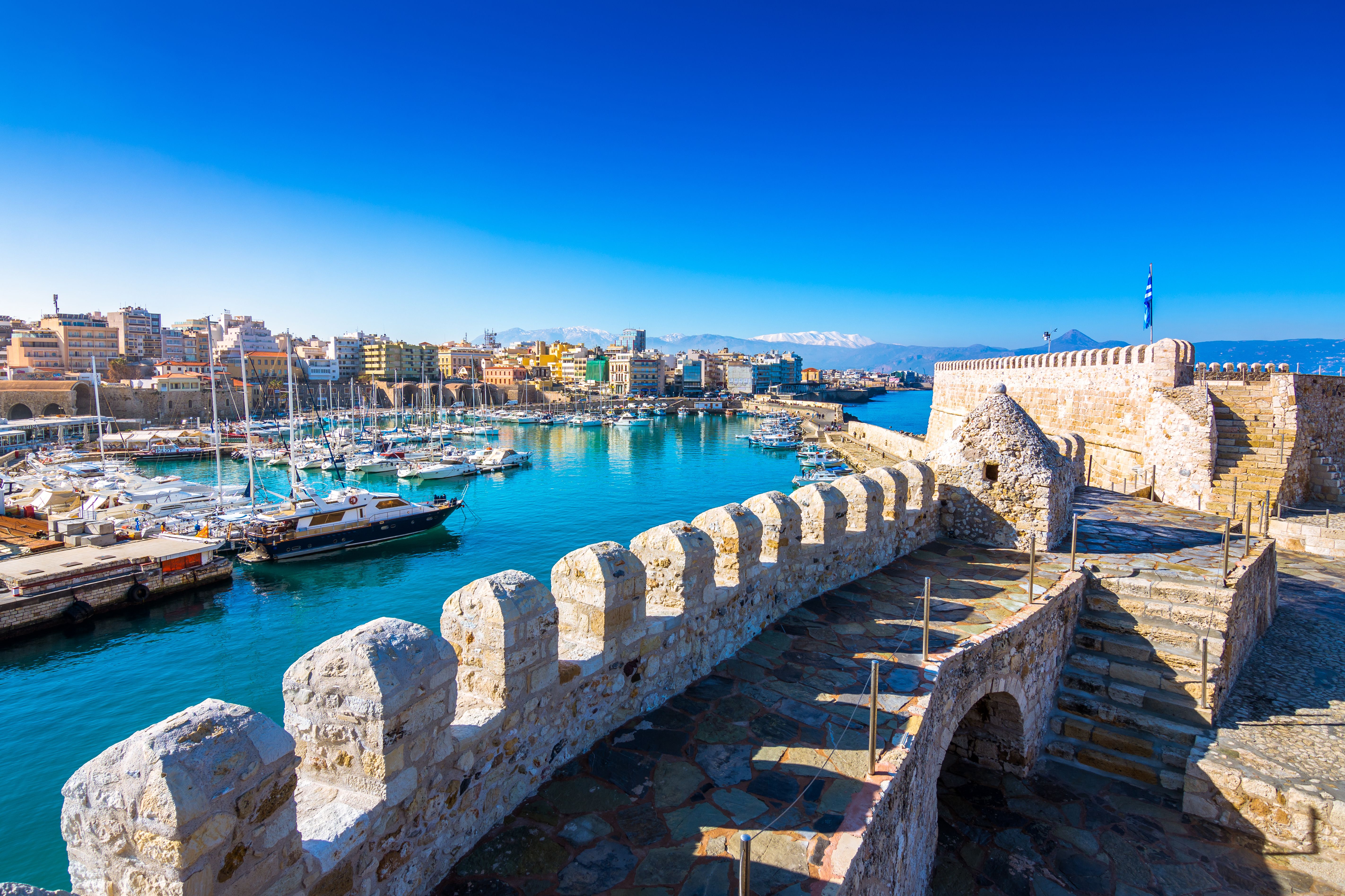 Heraklion or Chania: Which One to Visit? ratepunk