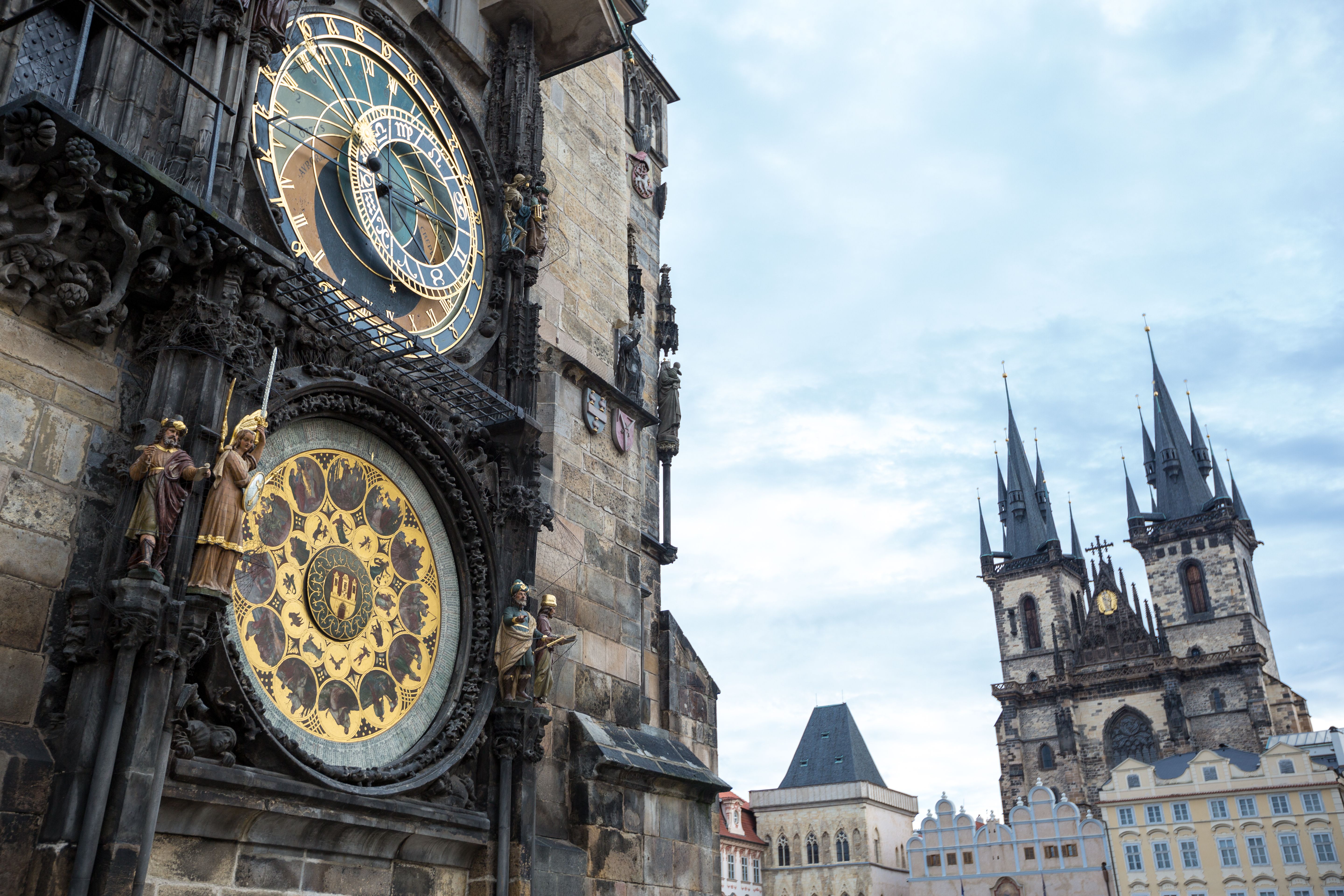 Why Every Solo Traveler Should Visit Prague - The astronomical clock in Prague - ratepunk