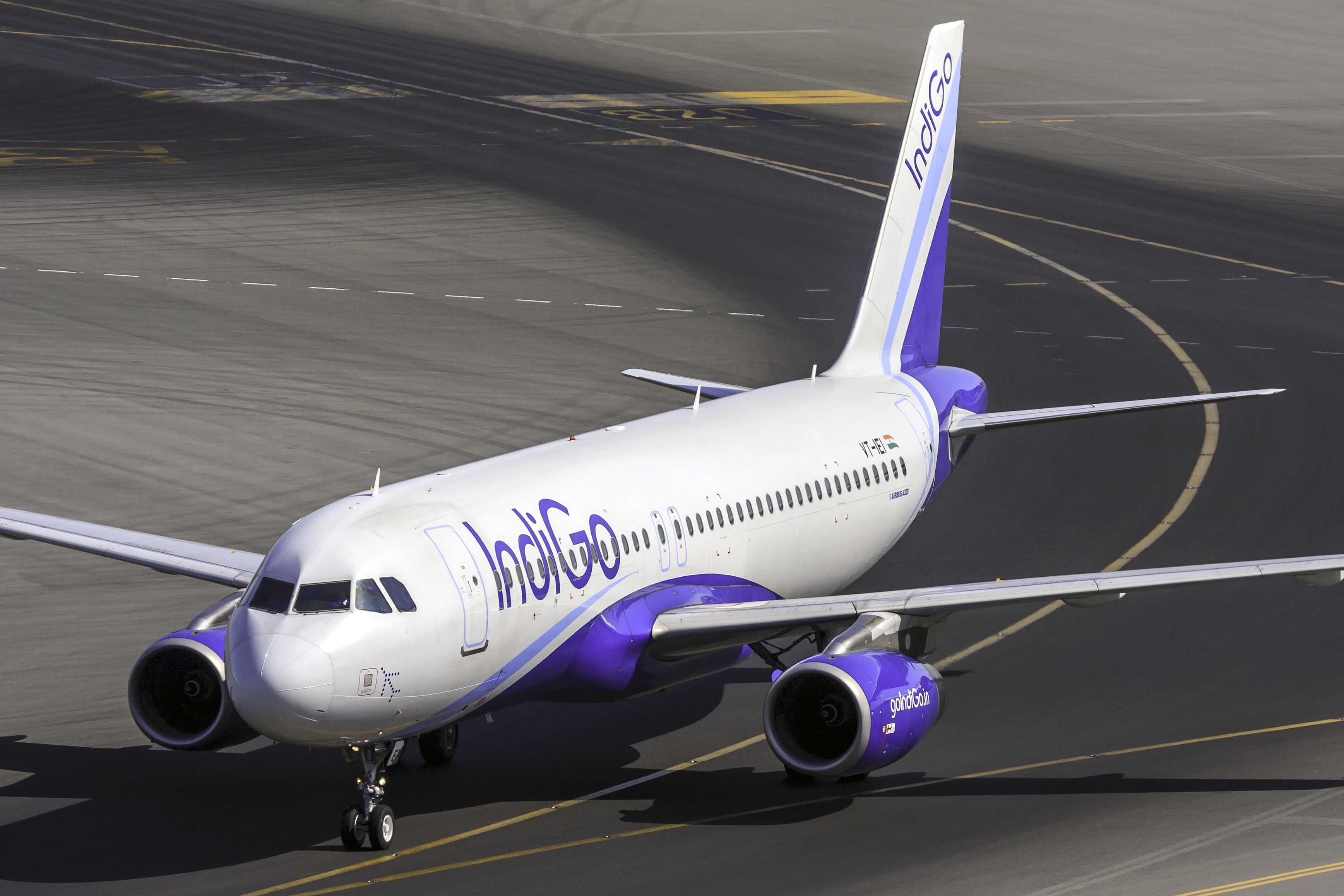 Vistara vs. Indigo Airlines comparing indian airlines - ratepunk blog
