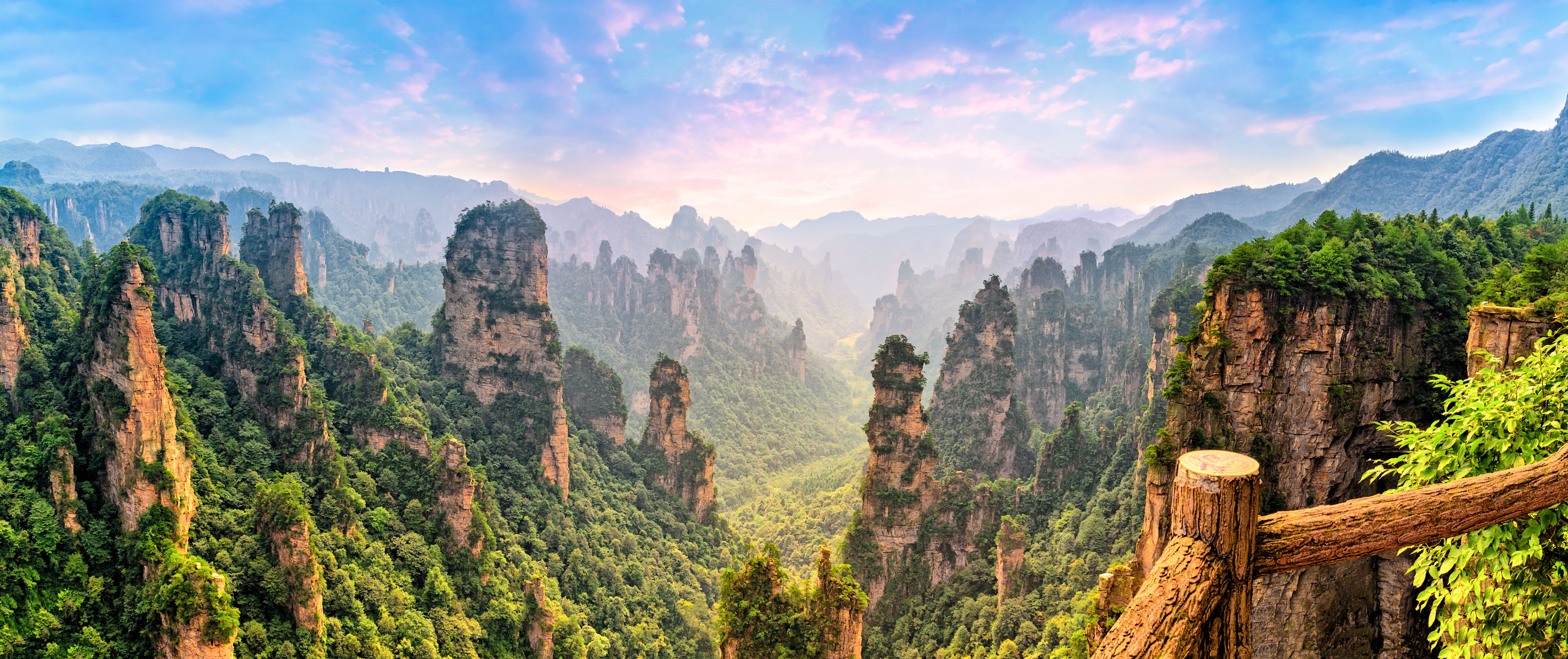 Zhangjiajie Forest Park Tianzi Mountains in China