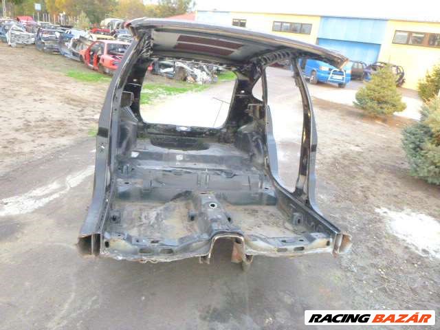 ford focus MK1   1999  5 AJTÓS KAROSSZÉRIA  HÁTULJA+TETEJE  13. kép