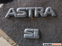 Opel ASTRA F SI csomagtér ajtó felirat 
