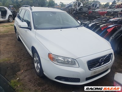 Volvo V70 bontott alkatrészei