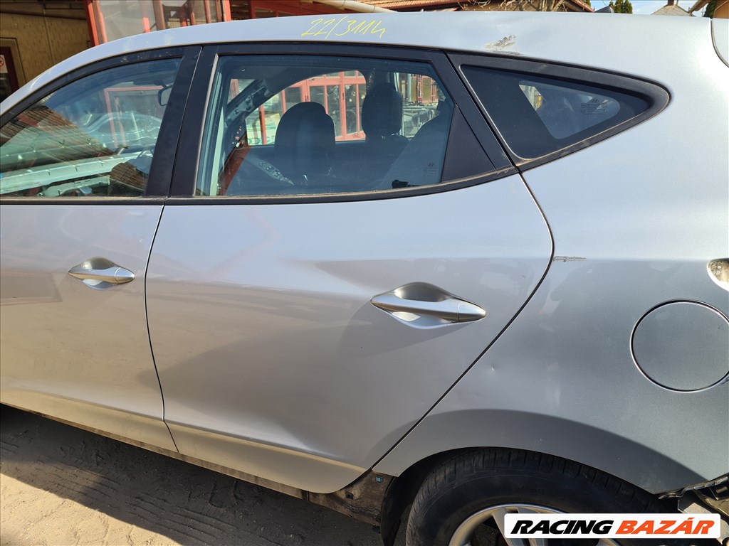 HYUNDAI ix35 Bal hátsó ajtó  3. kép