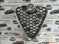 Alfa Romeo Giulia 156112970 számú díszrács a képen látható sérüléssel