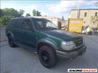 Ford Explorer 4.0 V6 alkatrészek motor váltó stb