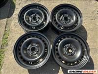 4db gyári 15" VW acélfelni. (217)