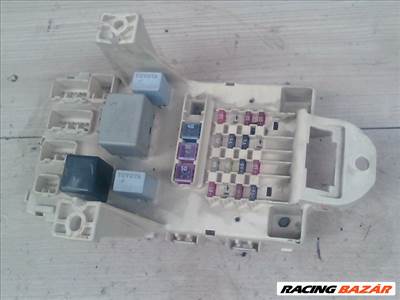 TOYOTA YARIS 99.04-05.09 Biztosítéktábla BCM BSI BSM SAM GEM modul Utastér