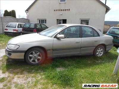 Opel OMEGA B (V94) 2.0 DTI 16V  bal hátsó lejáró üveg