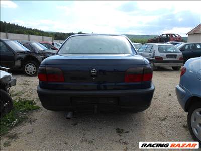 Opel OMEGA B (25_26_27) 2.5 TD bal hátsó fix üveg