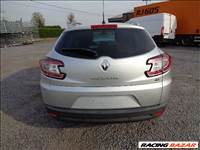 Renault Mégane III szélvédő előtti lombfogó Lombrács  668100004r