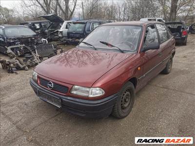 Opel Astra F GL 1.4i ELSŐ lökhárító 