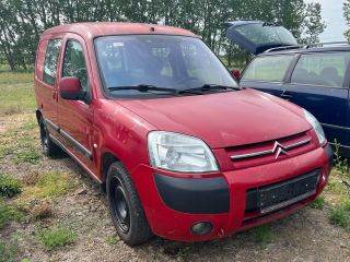 CITROËN BERLINGO (MF) Jobb első Féknyereg Munkahengerrel