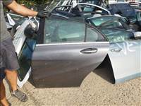 Mercedes A w176 bal hátsó ajtó üresen