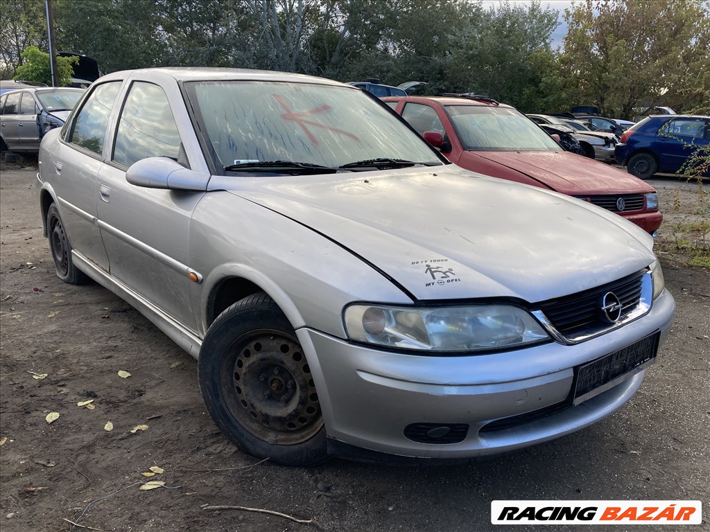 Opel Vectra B2 1.8i  bontott alkatrészei 1. kép