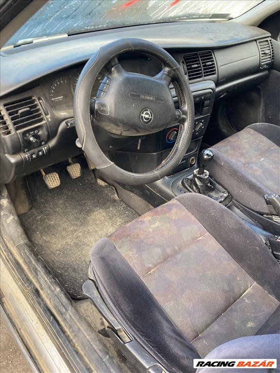 Opel Vectra B2 1.8i  bontott alkatrészei 3. kép