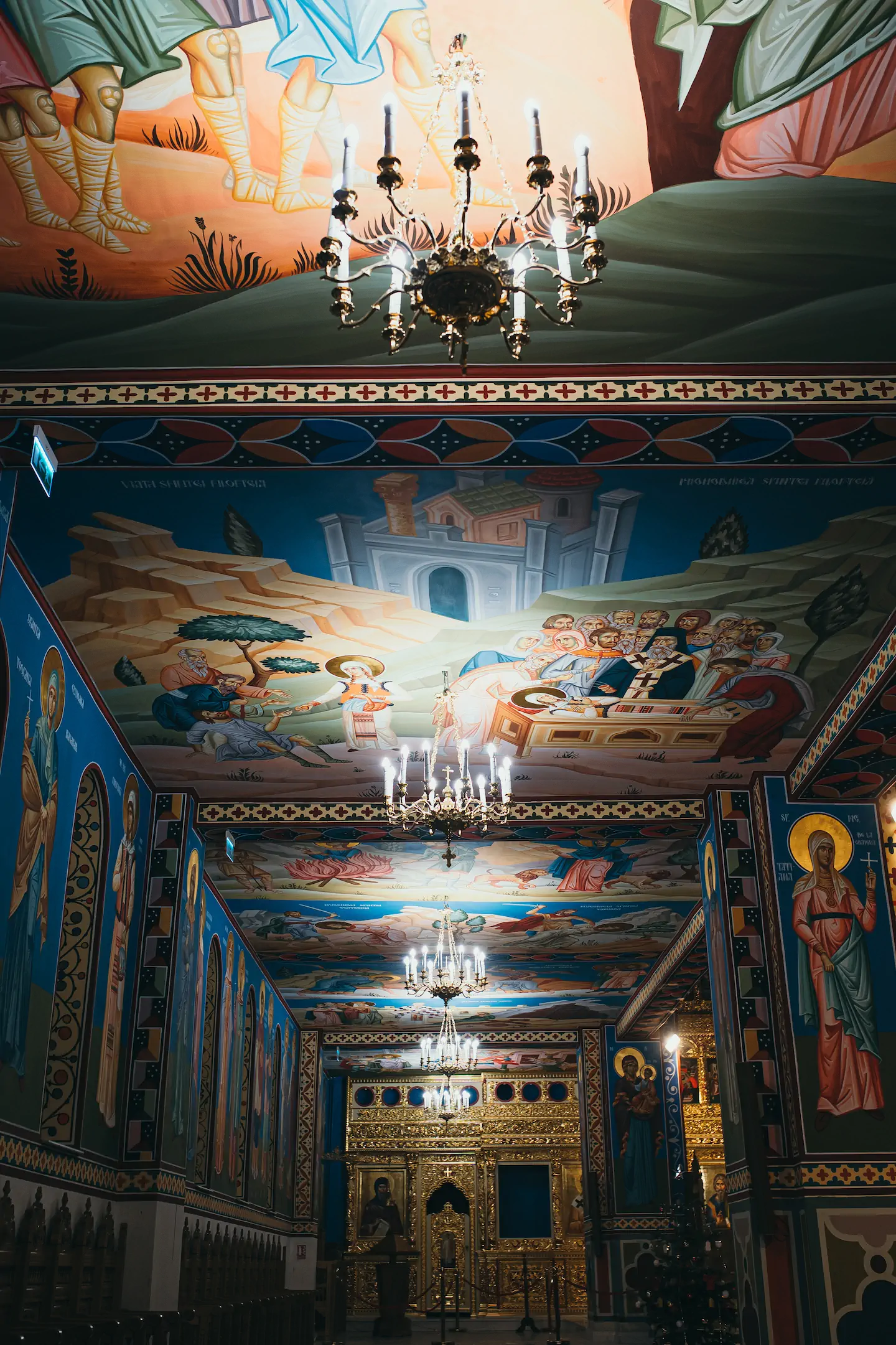 26 policandre identice cu cruci mehedințiene - TURNATE PENTRU CATEDRALA EPISCOPALĂ ÎNVIEREA DOMNULUI ȘI Sf.M.MC.GHEORGHE – CU SFINȚI PERSONALIZAȚI PE FAȚADĂ, OR. DROBETA TURNU-SEVERIN, 2022