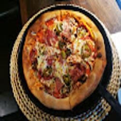 Pizzaontheway - logo
