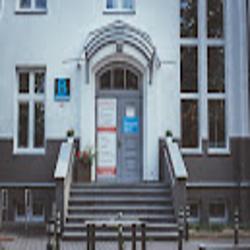 Poliklinika - logo