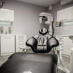 Gold dental - logo