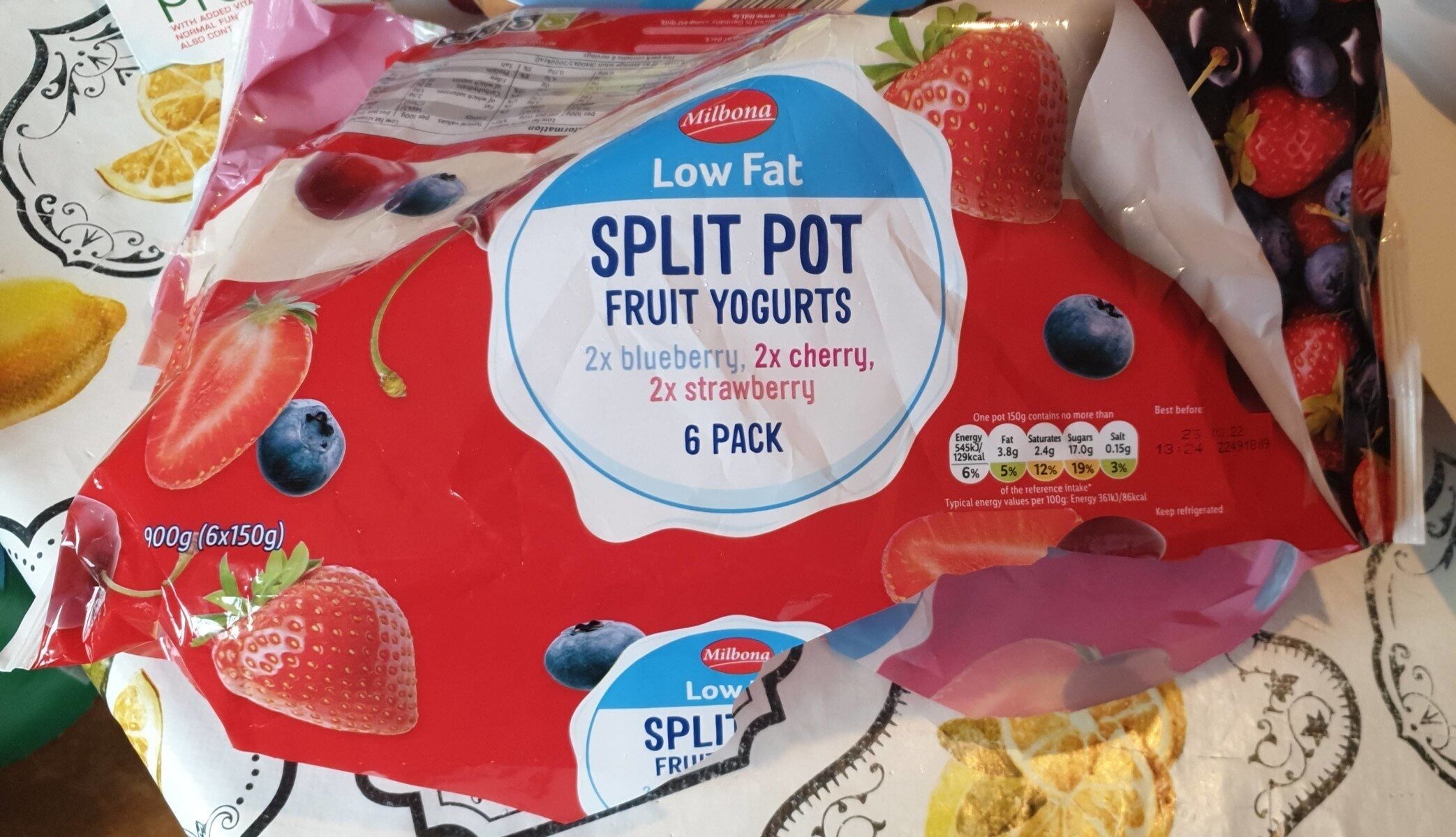 Split Pot Fruit Yogurts