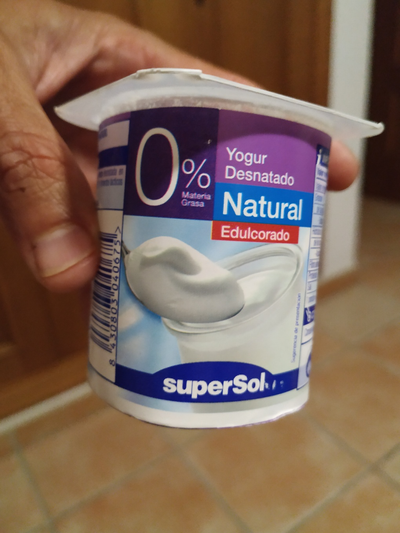 Yogur desnatado natural edulcorado Yogur desnatado natural edulcorado