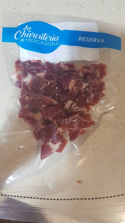 Jamón serrano a tacos Jamón serrano a tacos