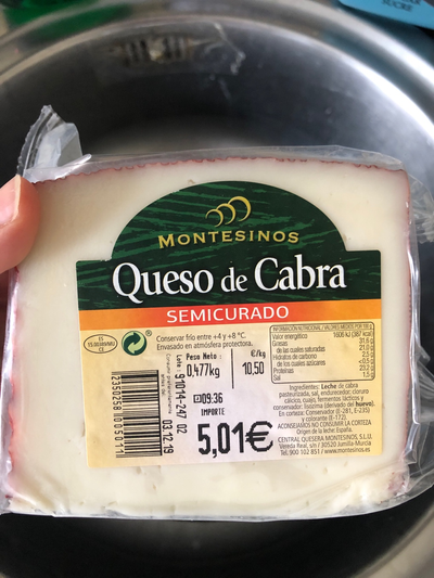 Queso de cabra semicurado Queso de cabra semicurado