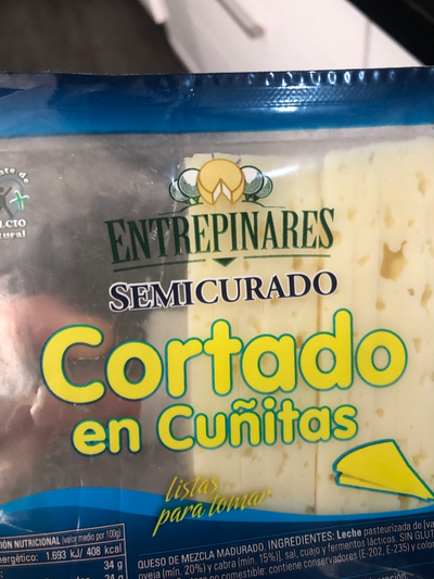 Queso semicurado cortado Queso semicurado cortado