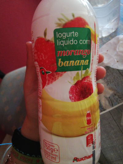 Yogur liquido de fresa y plátano Yogur liquido de fresa y plátano