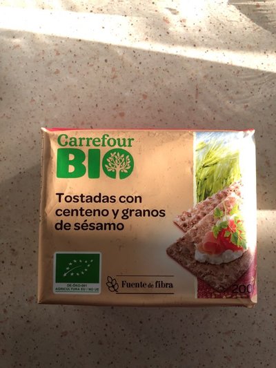 Tostadas con centeno y granos de sésamo Tostadas con centeno y granos de sésamo
