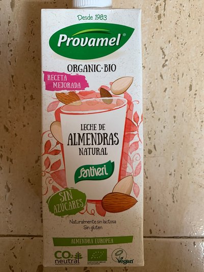 Leche de almendras natural Leche de almendras natural