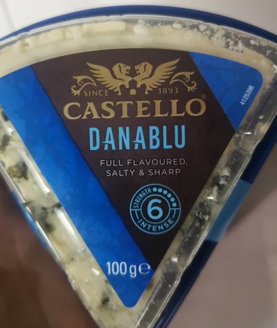 Queso Danablu full flavoured Queso Danablu full flavoured