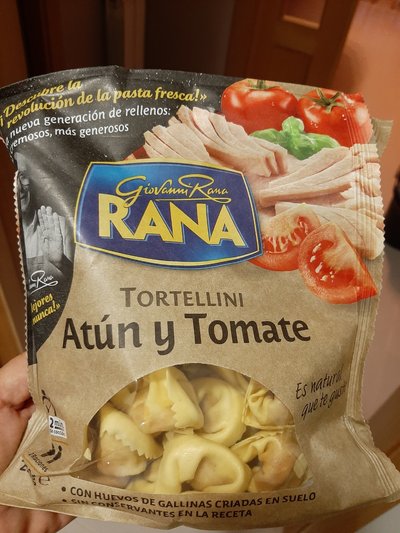 Tortellini atún y tomate Tortellini atún y tomate