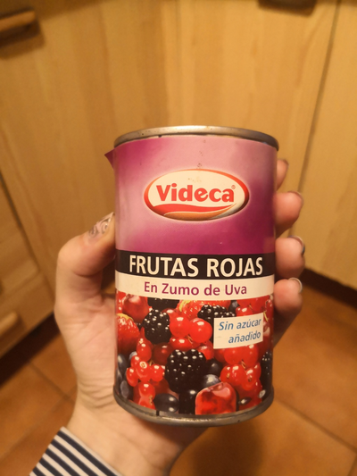 Frutas rojas en zumo de uva Frutas rojas en zumo de uva
