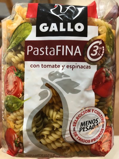 Pasta con tomate y espinacas Pasta con tomate y espinacas