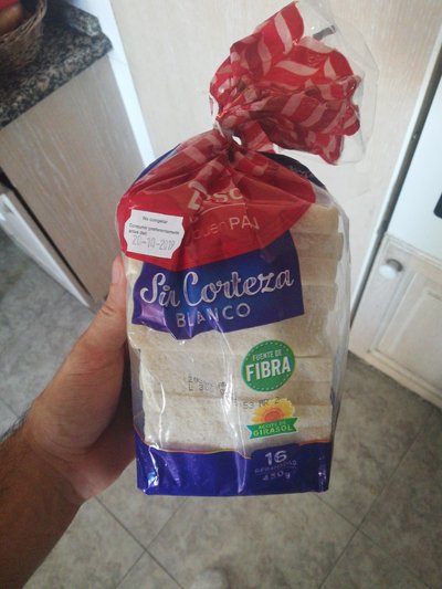 Pan de molde blanco sin corteza Pan de molde blanco sin corteza