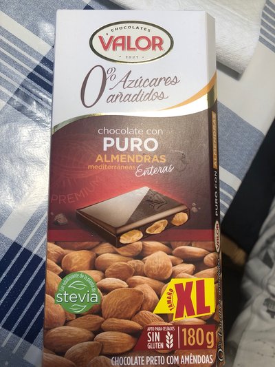 CHOCOLATE PURO CON ALMENDRAS CHOCOLATE PURO CON ALMENDRAS