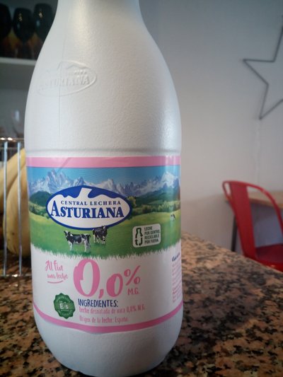 Leche desnatada UHT 0,0% Leche desnatada UHT 0,0%