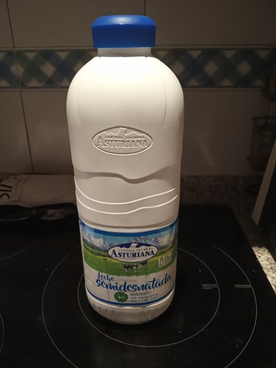 Leche semidesnatada Leche semidesnatada