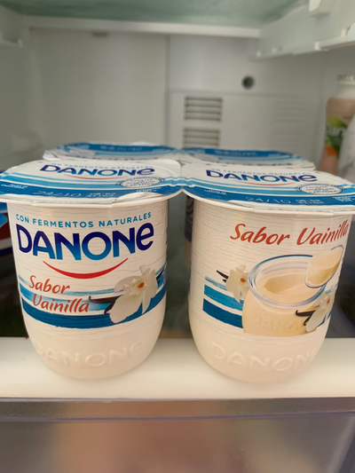 Yogur sabor vainilla Yogur sabor vainilla