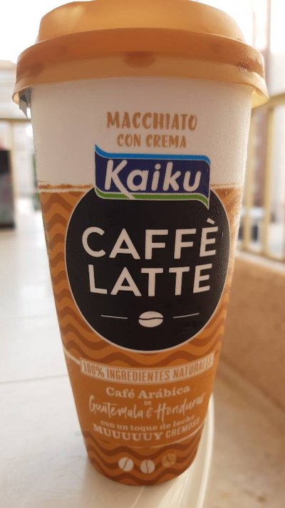 Caffè latte macchiato con crema Caffè latte macchiato con crema