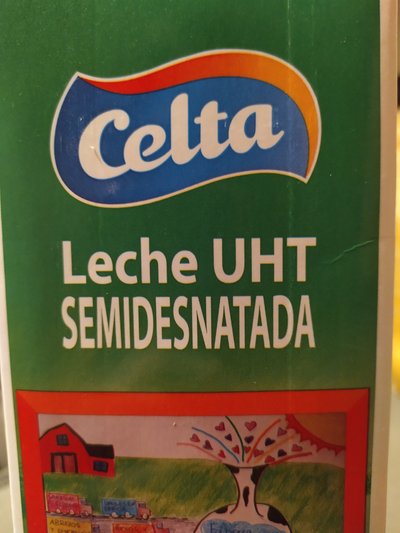 Leche semidesnatada UHT