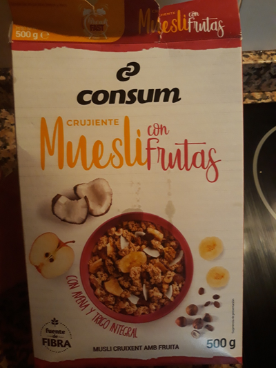 Muesli crujiente con frutas Muesli crujiente con frutas