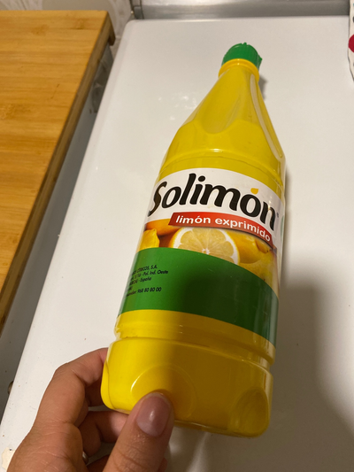 Zumo de limón exprimido Zumo de limón exprimido