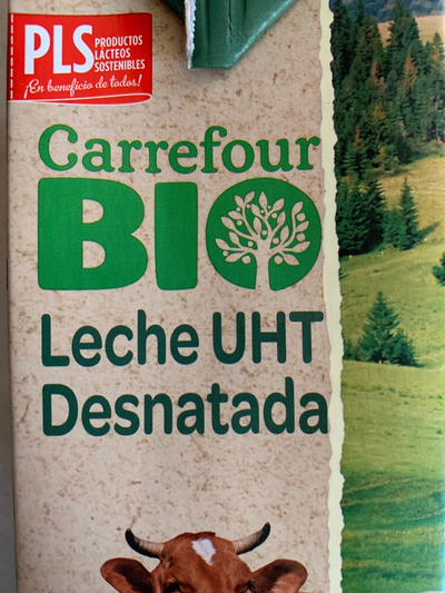 Leche UHT desnatada Leche UHT desnatada