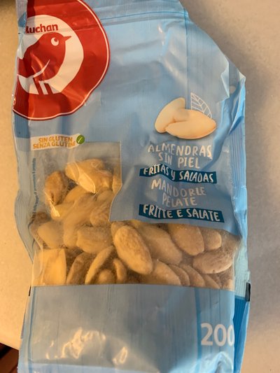 Almendras fritas y saladas Almendras fritas y saladas