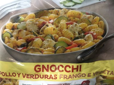 Gnocchi con pollo y verduras Gnocchi con pollo y verduras